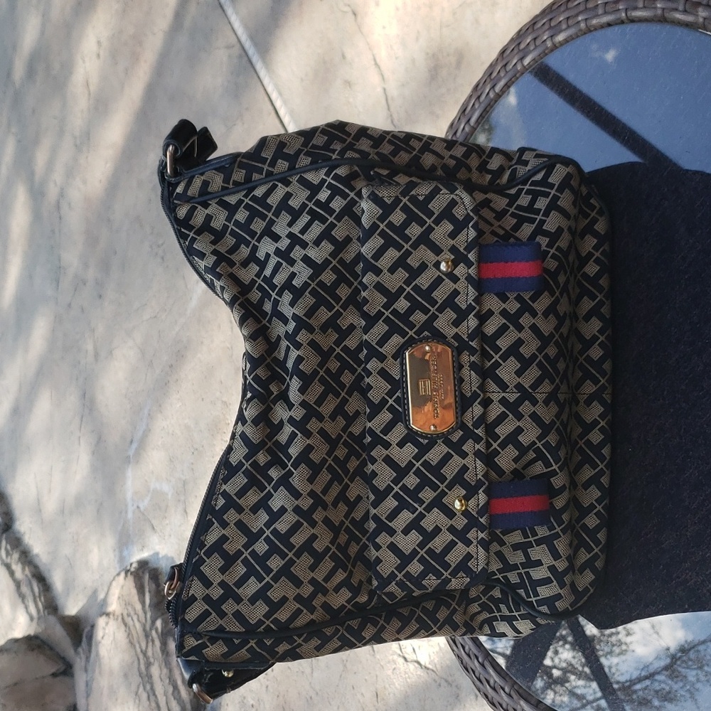 Gorgeous Tommy Hilfiger vintage purse